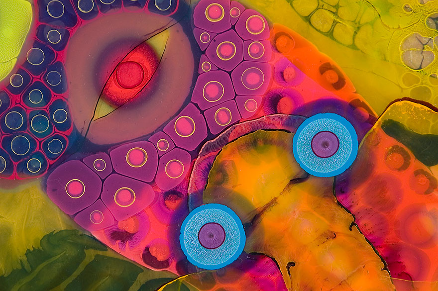 psychedelic-art-poured-resin-paintings-bruce-riley-4 psychedelic-art-poured-resin-paintings-bruce-riley-4