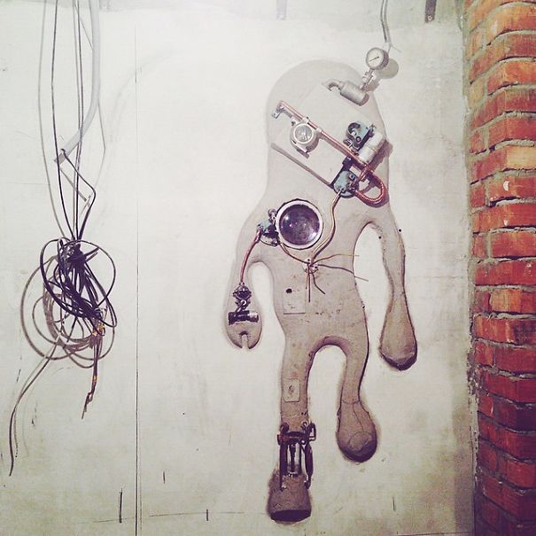 Upcycled Robot From Plaster Upcycled Robot From Plaster