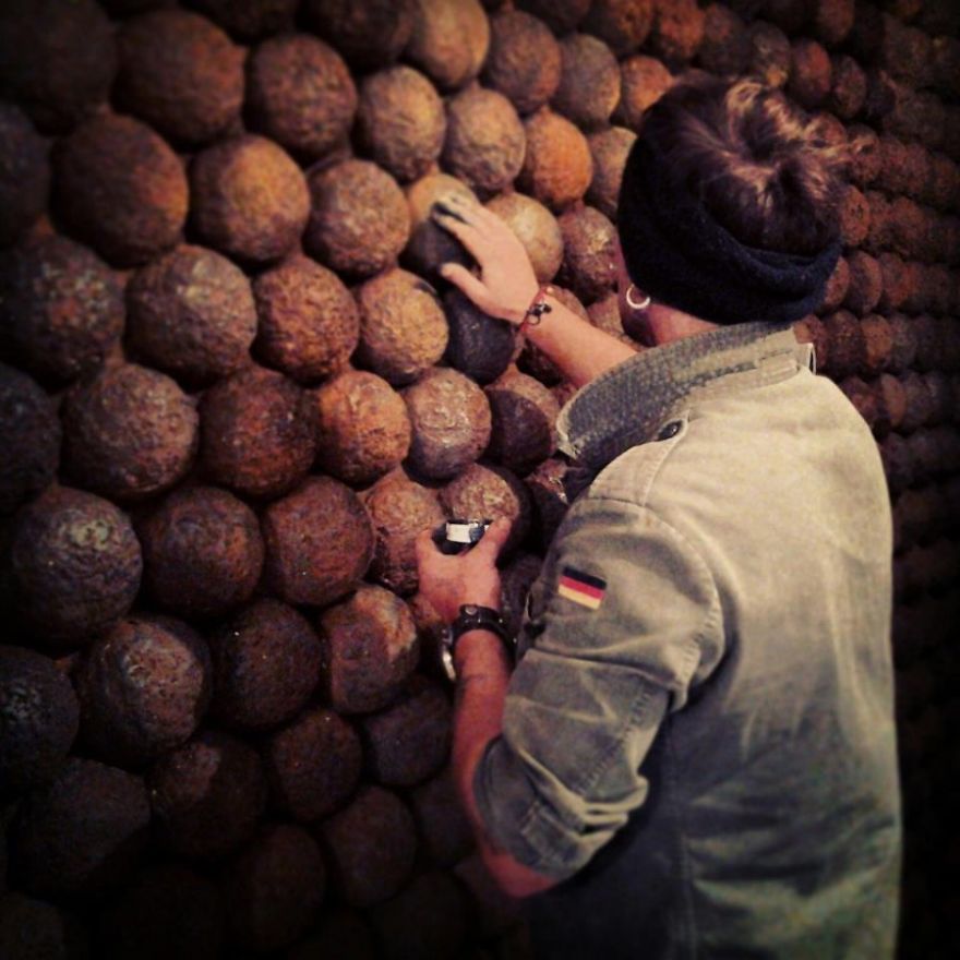 I Made A Wall Of 729 Rusty Cannonballs