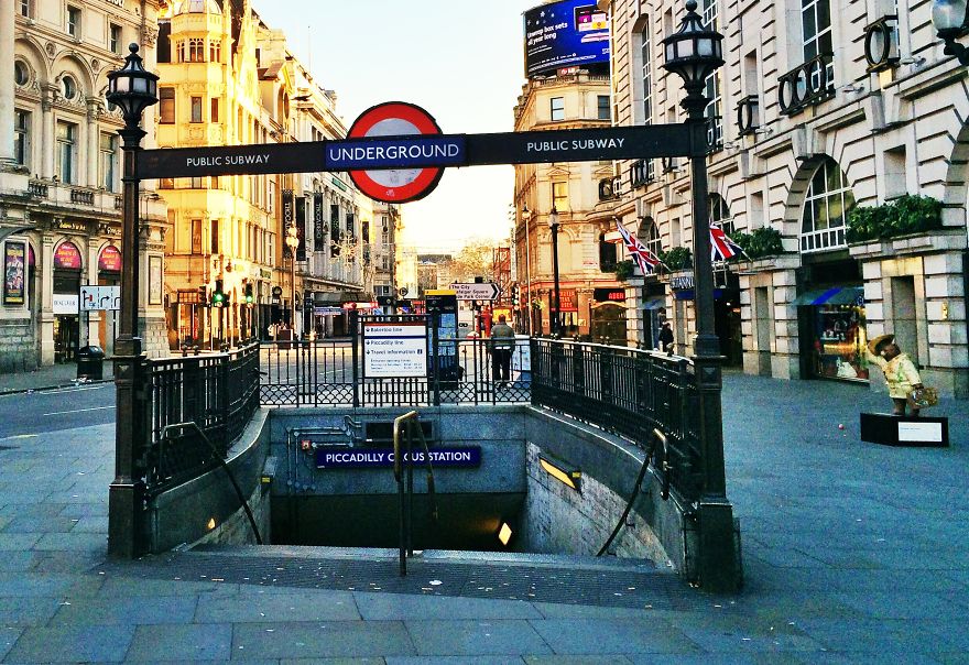 I Rode My Bike Through The Empty Streets On Christmas Day In London I Rode My Bike Through The Empty Streets On Christmas Day In London