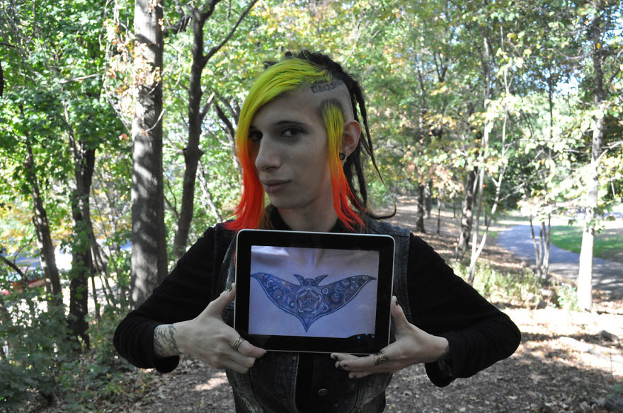 Using iPad As An X-Ray To Reveal Tattoos Under Clothes Using iPad As An X-Ray To Reveal Tattoos Under Clothes