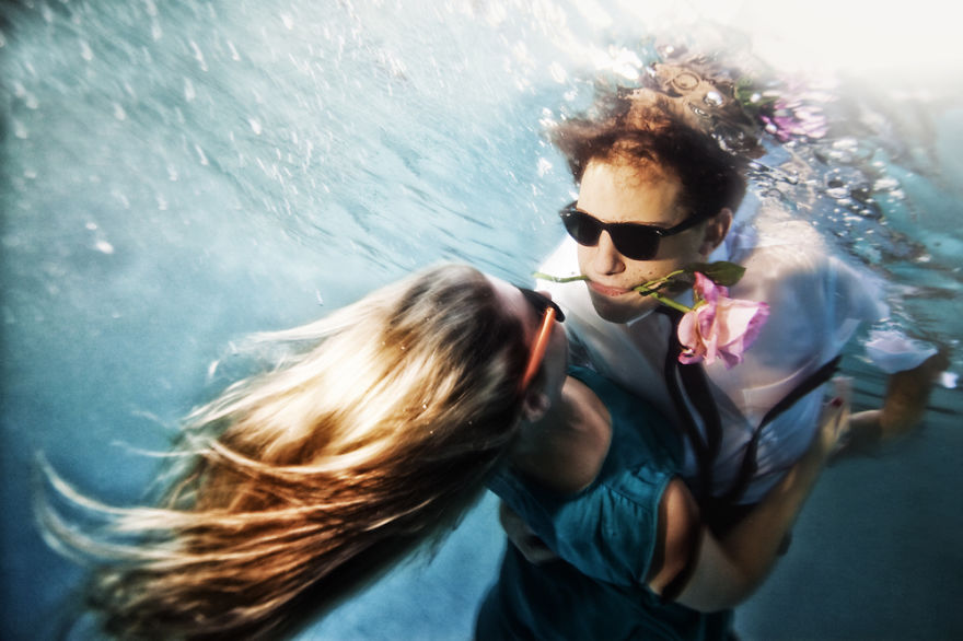 Underwater Engagement Shoots: New Trend For A New Year Underwater Engagement Shoots: New Trend For A New Year