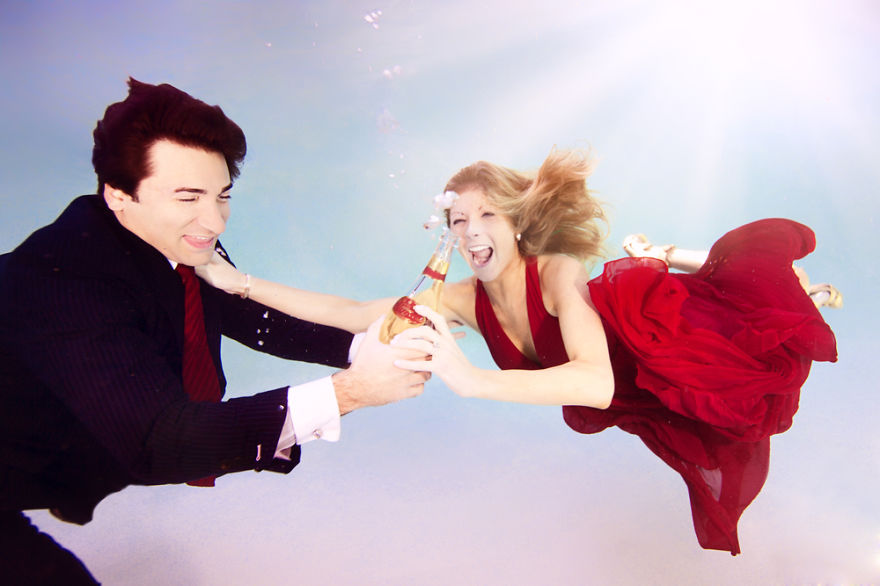 Underwater Engagement Shoots: New Trend For A New Year Underwater Engagement Shoots: New Trend For A New Year