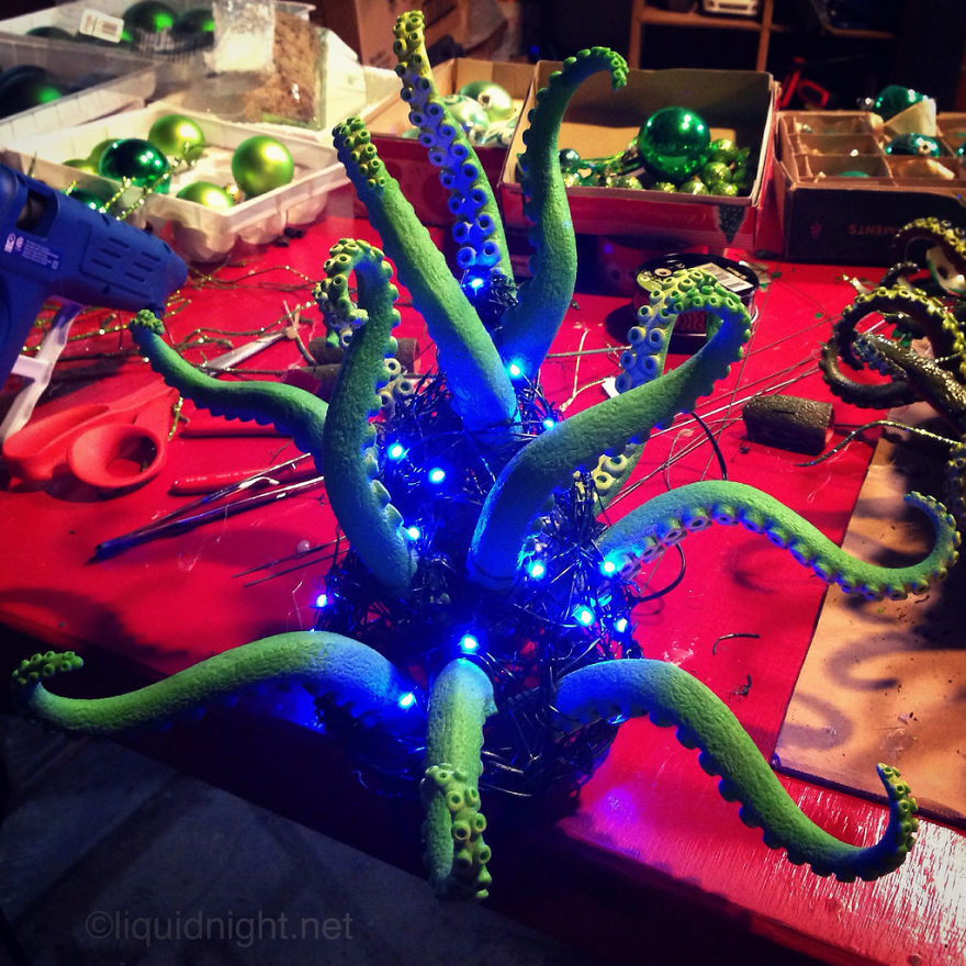 I Made A Tentacular-Covered Tree-Topper, Wings And Eyes For My Cthulhumas Tree I Made A Tentacular-Covered Tree-Topper, Wings And Eyes For My Cthulhumas Tree