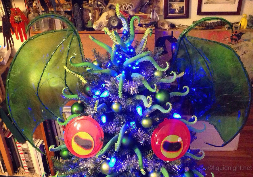 I Made A Tentacular-Covered Tree-Topper, Wings And Eyes For My Cthulhumas Tree I Made A Tentacular-Covered Tree-Topper, Wings And Eyes For My Cthulhumas Tree