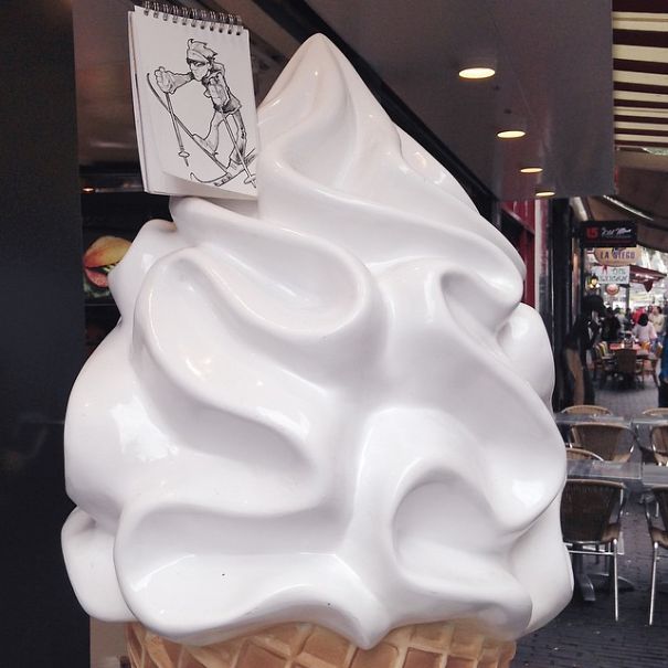 I Walk The Streets And Cartoon-Bomb My Surroundings To Make People Smile I Walk The Streets And Cartoon-Bomb My Surroundings To Make People Smile