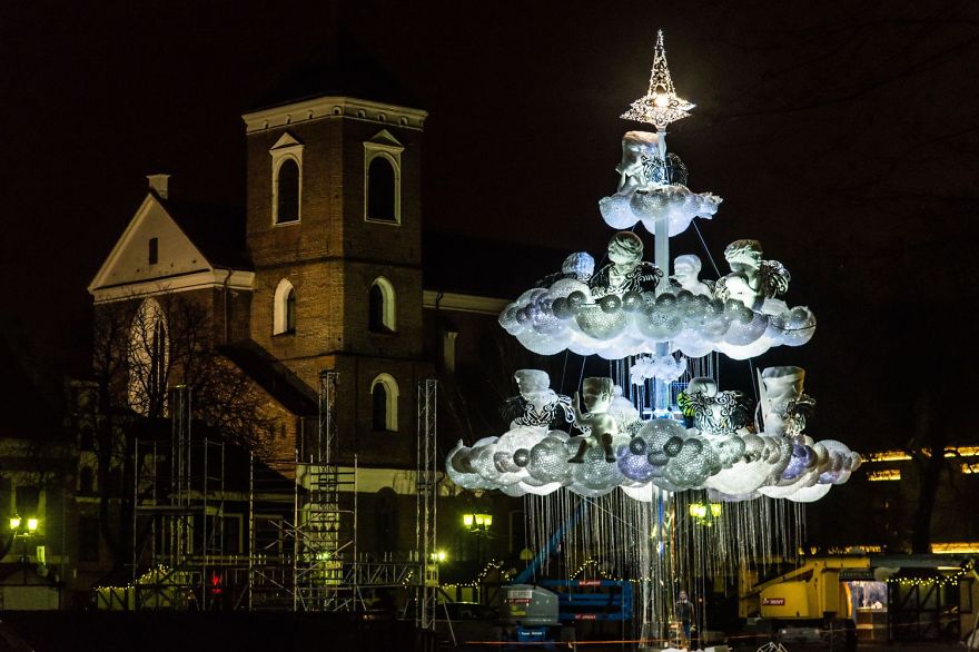 This Year The Christmas Tree In Kaunas Looks Like A Cloud