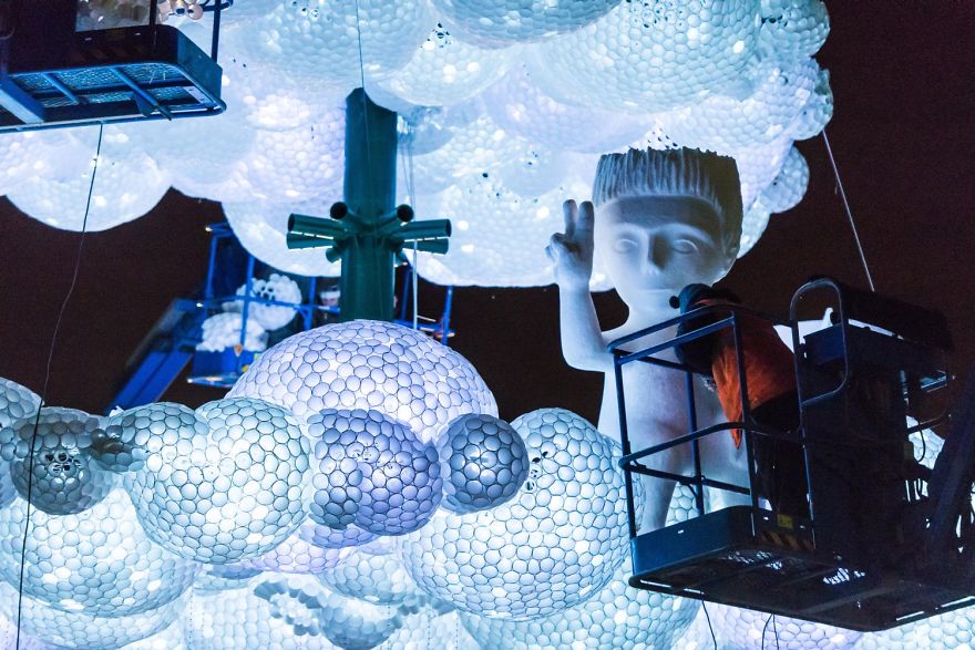 This Year The Christmas Tree In Kaunas Looks Like A Cloud