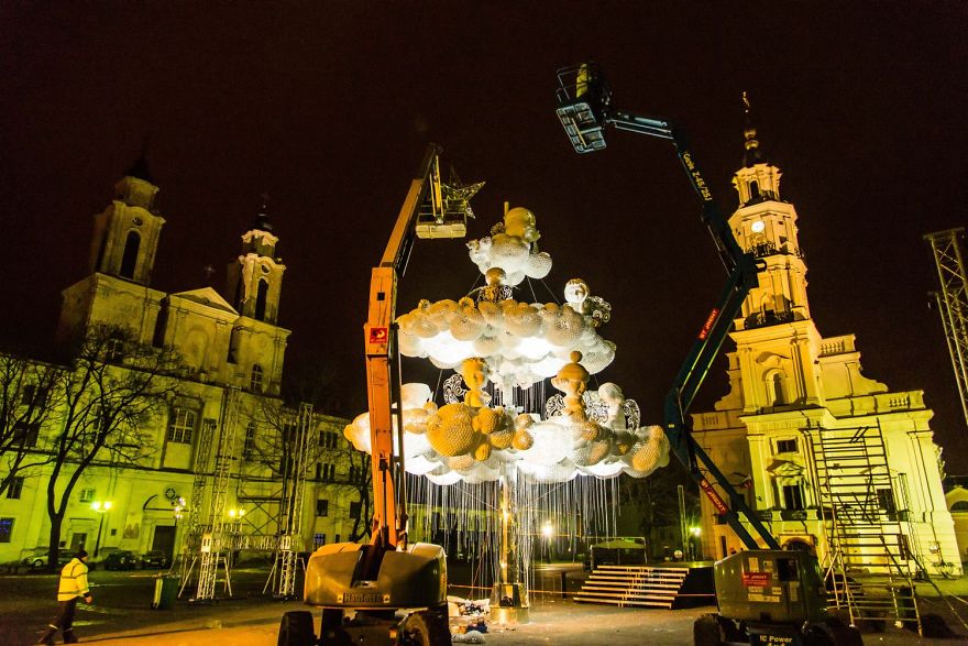 This Year The Christmas Tree In Kaunas Looks Like A Cloud
