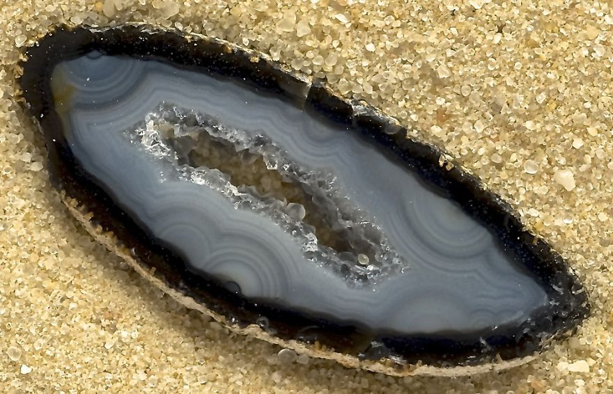 Agate: Stunning Microscapes In A Lovely Stone