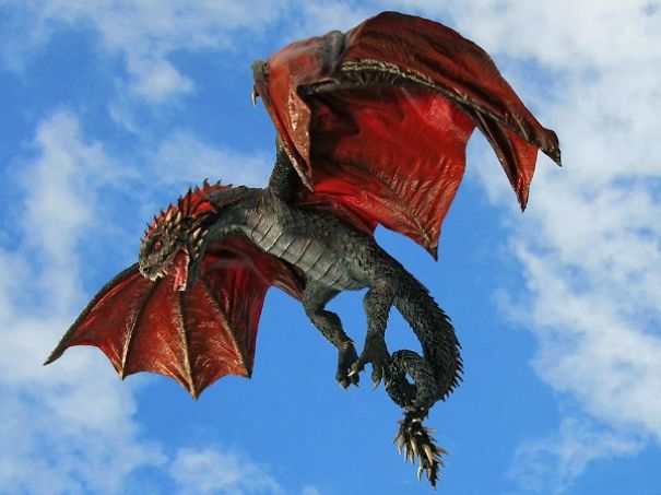 Dan Reeder Is Making Cool Dragons From Paper