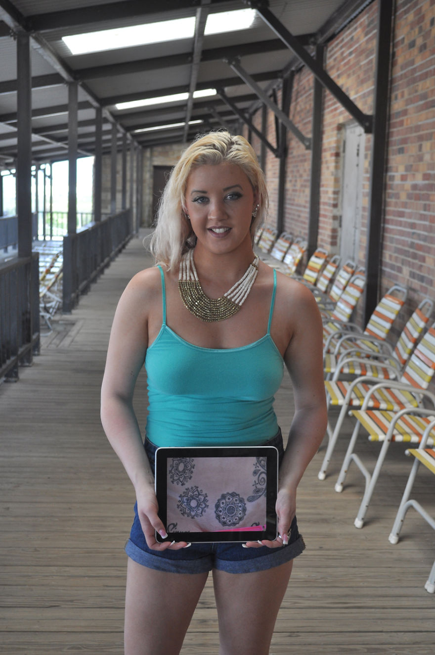 Using iPad As An X-Ray To Reveal Tattoos Under Clothes Using iPad As An X-Ray To Reveal Tattoos Under Clothes