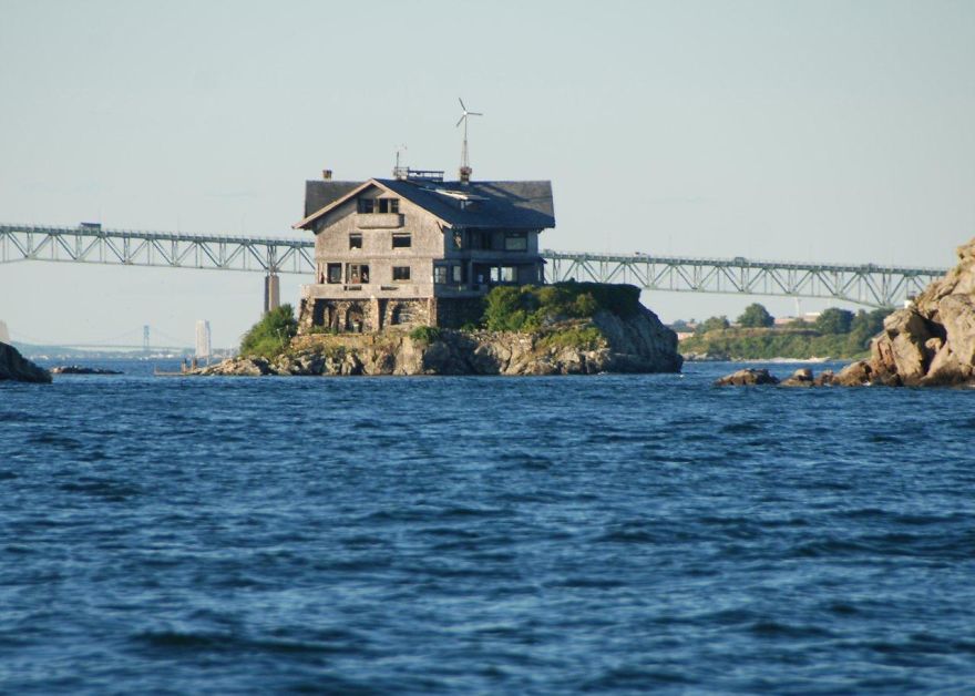 Clingstone, Newport Ri