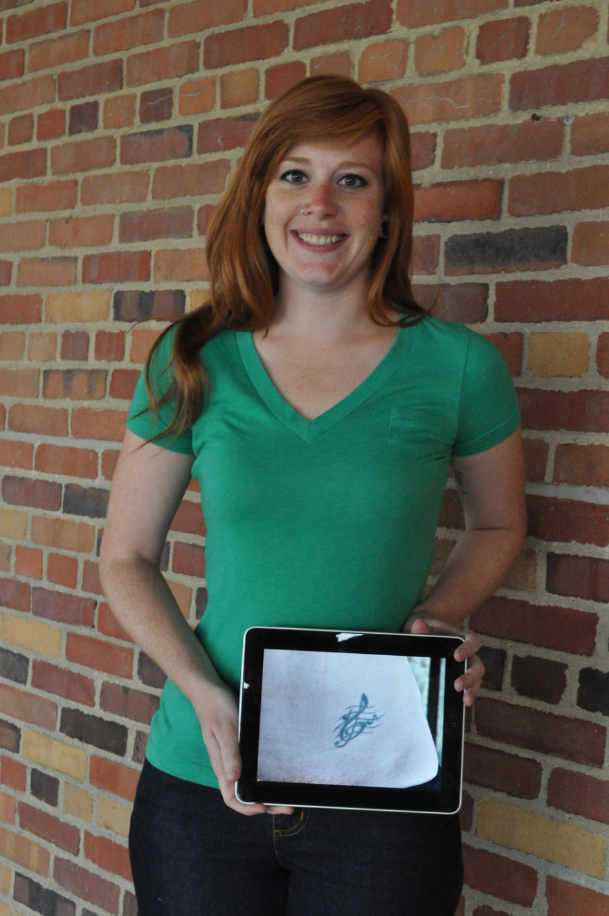 Using iPad As An X-Ray To Reveal Tattoos Under Clothes Using iPad As An X-Ray To Reveal Tattoos Under Clothes