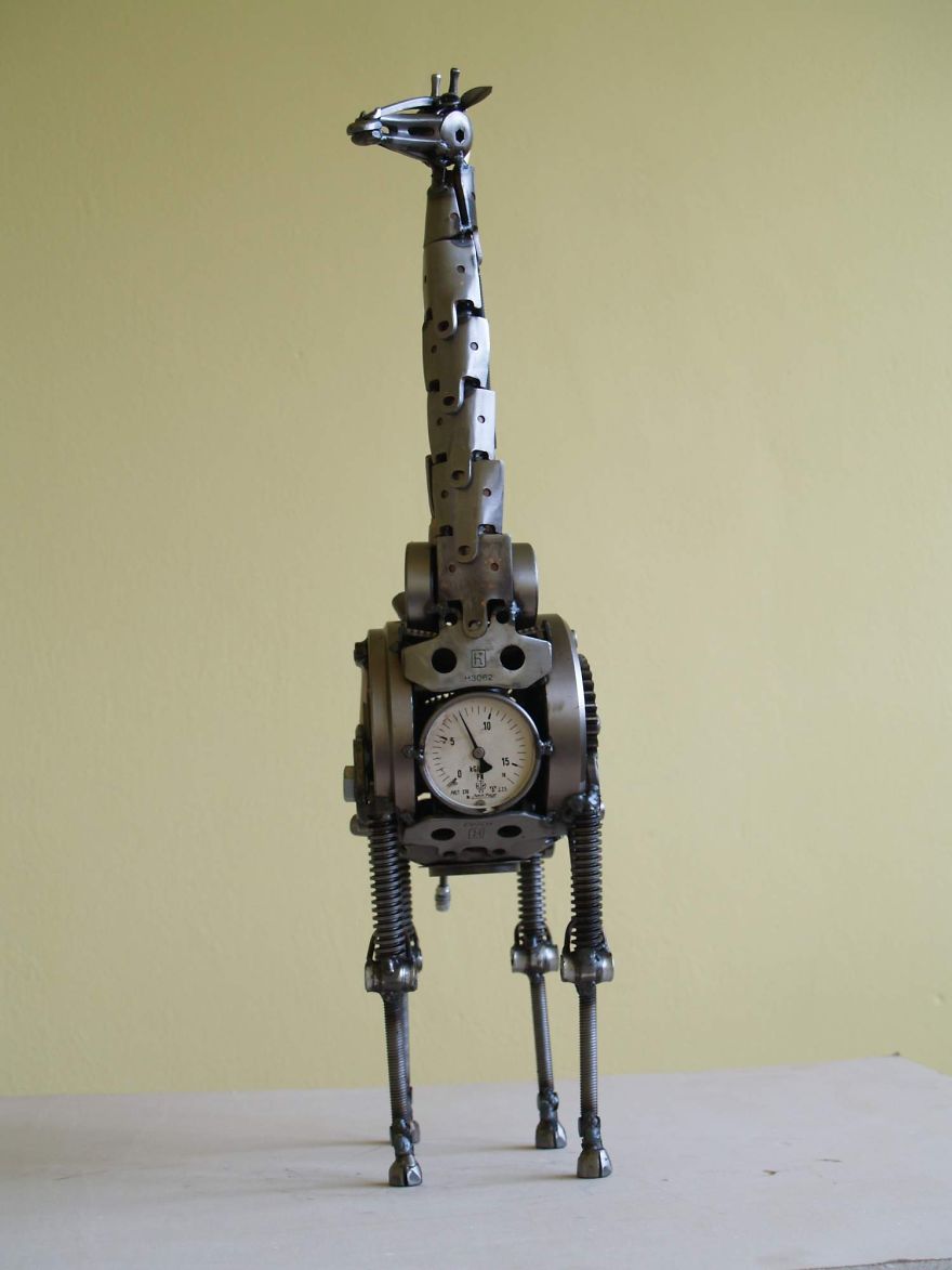 I Recycle Old Motorbike Parts Into Steampunk Animal Sculptures I Recycle Old Motorbike Parts Into Steampunk Animal Sculptures