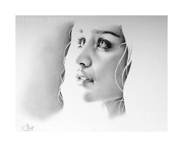 Romanian Artist Ileana Hunter Draws Photorealistic Portraits Using Lumograph Pencils Romanian Artist Ileana Hunter Draws Photorealistic Portraits Using Lumograph Pencils