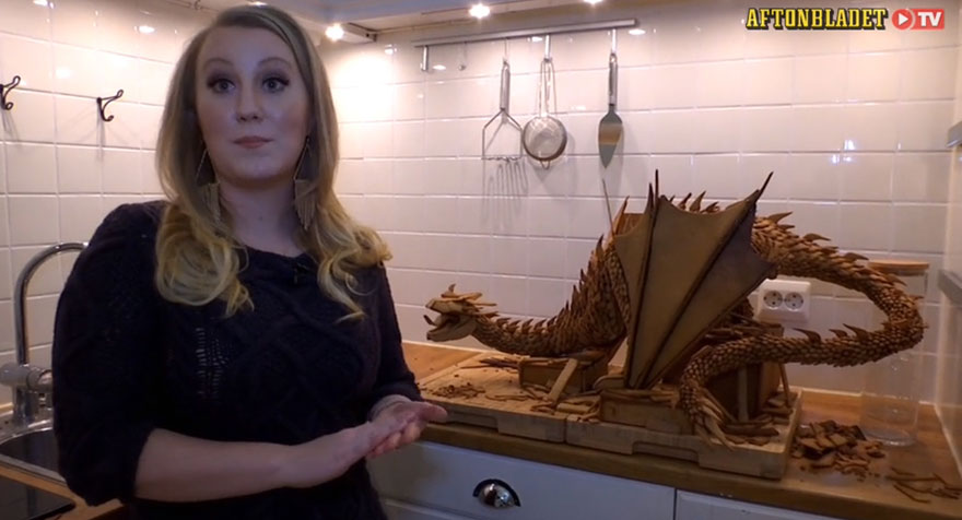 Swedish Artist Bakes Dragon The Smaug From &lsquo;The Hobbit&rsquo; Out Of Gingerbread