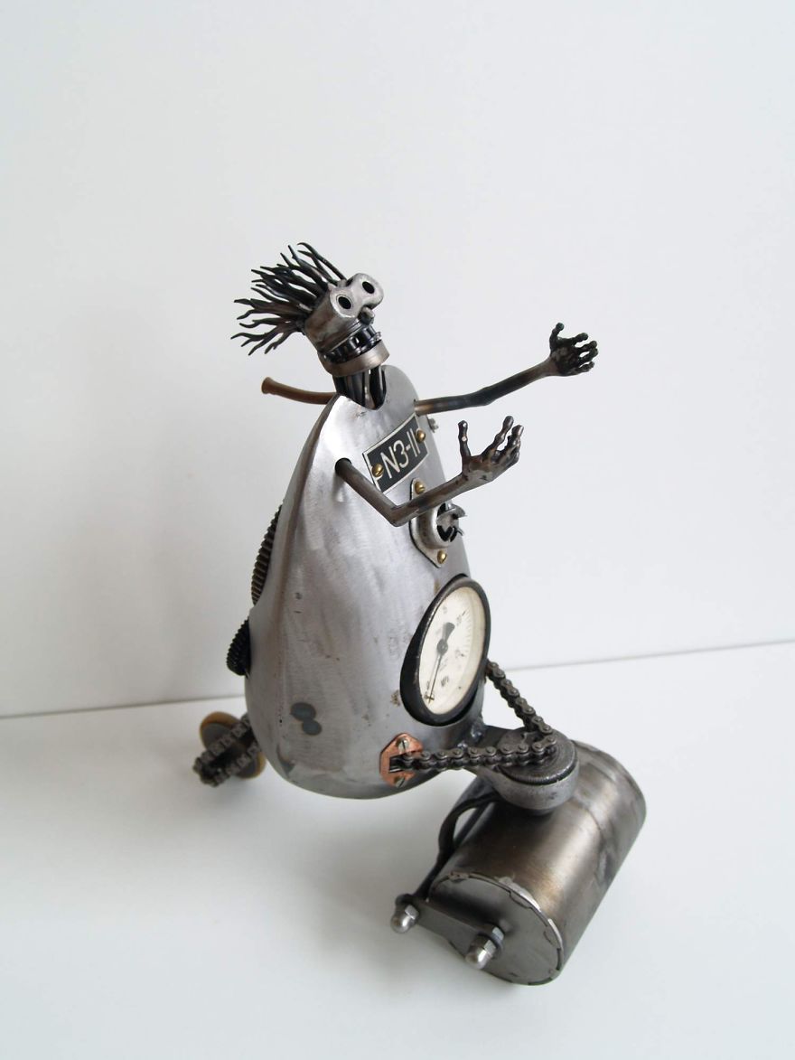 I Recycle Old Motorbike Parts Into Steampunk Animal Sculptures