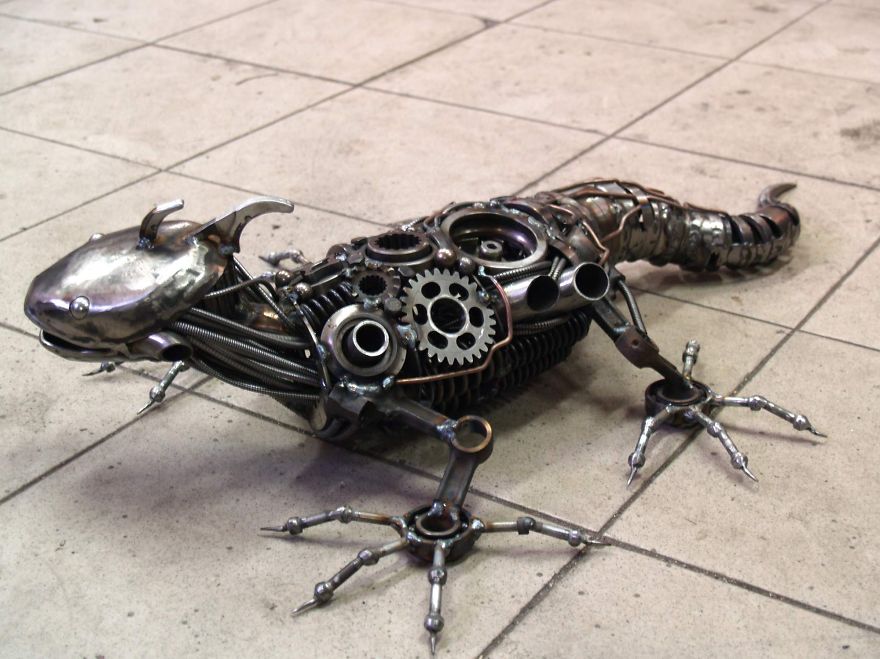 I Recycle Old Motorbike Parts Into Steampunk Animal Sculptures I Recycle Old Motorbike Parts Into Steampunk Animal Sculptures