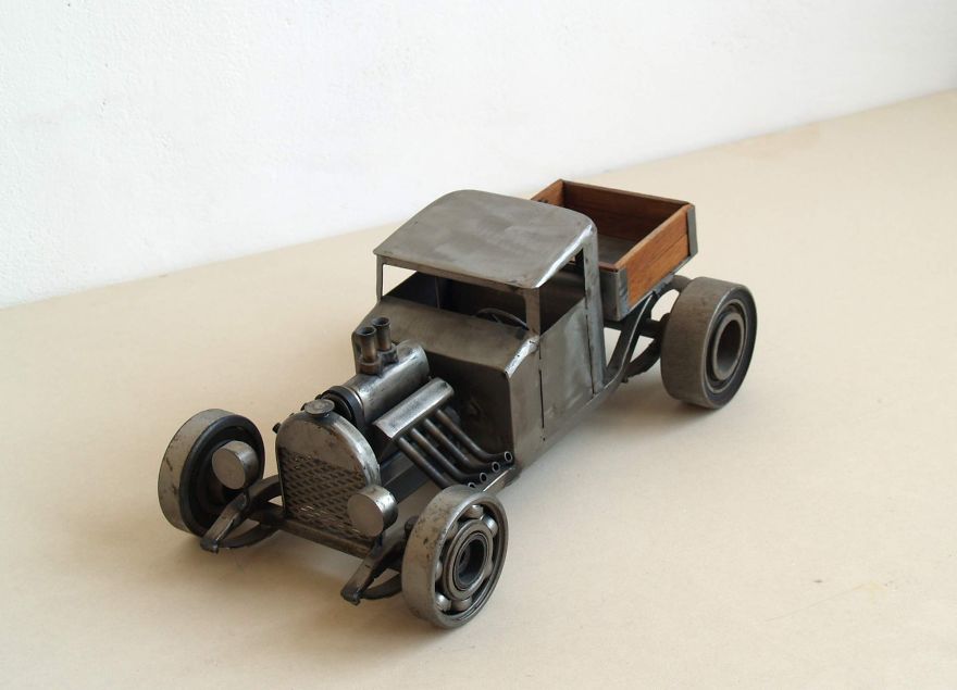 I Recycle Old Motorbike Parts Into Steampunk Animal Sculptures