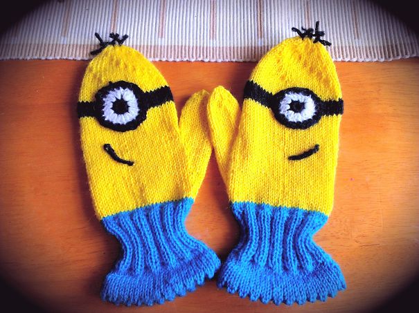 Minion Mittens