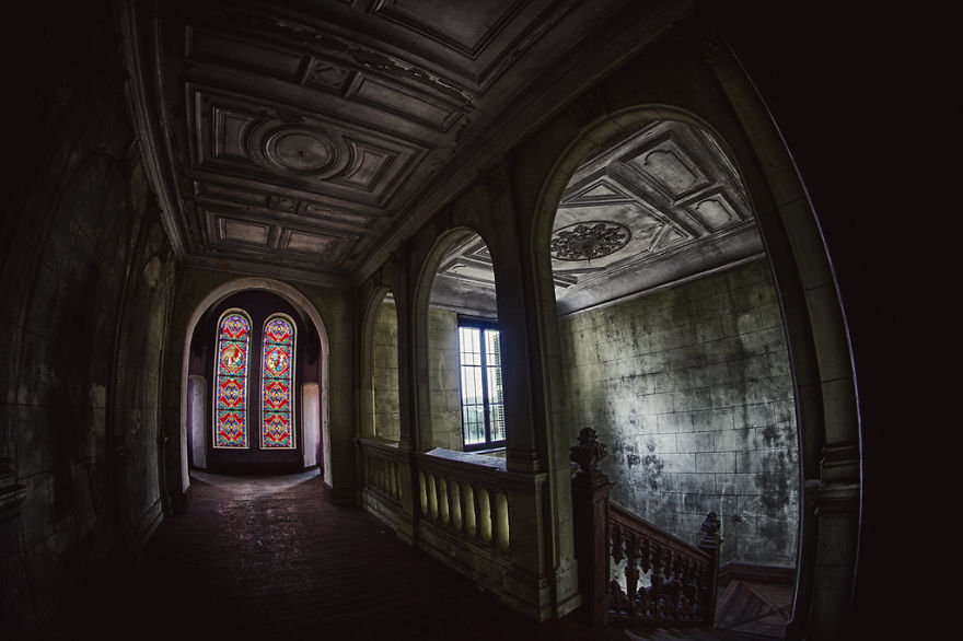 My Photography Series About Dark Decayed Rooms