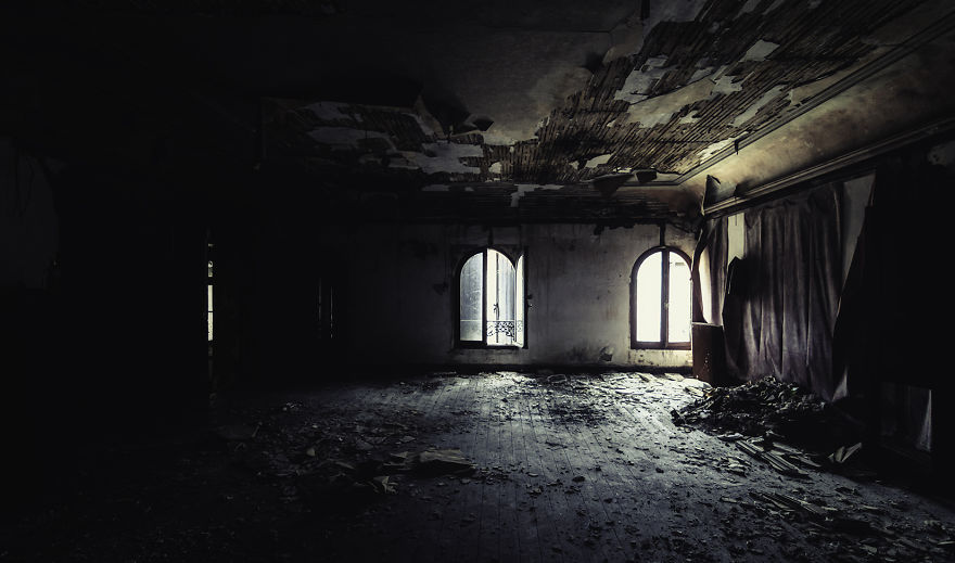 My Photography Series About Dark Decayed Rooms