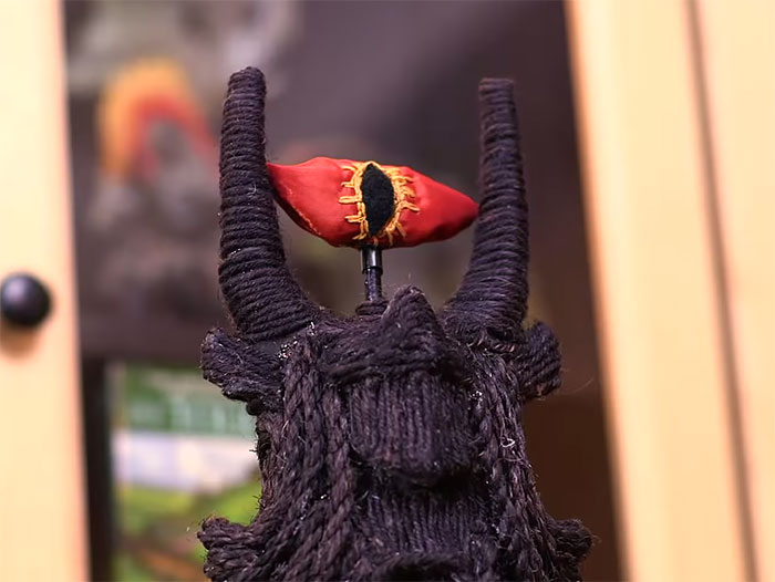 hobbit-cat-litter-box-sauron-scratch-tower-superfan-builds-113 hobbit-cat-litter-box-sauron-scratch-tower-superfan-builds-113