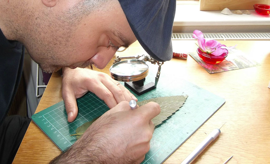 leaf-carving-art-omid-asadi-1