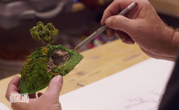 lord-of-the-rings-cat-liter-box-sauron-scrathing-post-superfan-builds-1