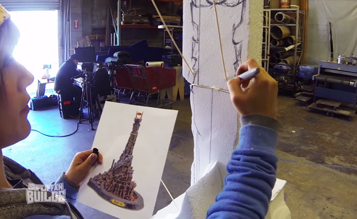 lord-of-the-rings-cat-liter-box-sauron-scrathing-post-superfan-builds-3