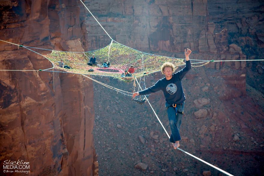 Daredevils Put A Handmade Net 400 ft Up And 200 ft From The Cliffs 