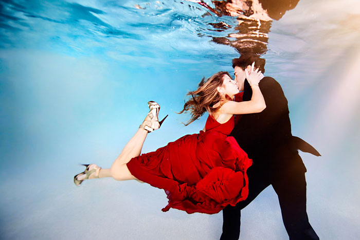 Underwater Engagement Shoots: New Trend For A New Year