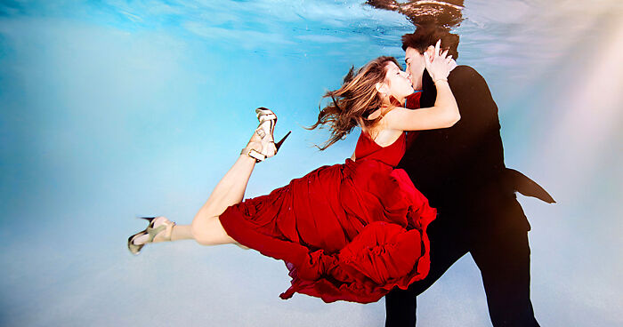 Underwater Engagement Shoots: New Trend For A New Year