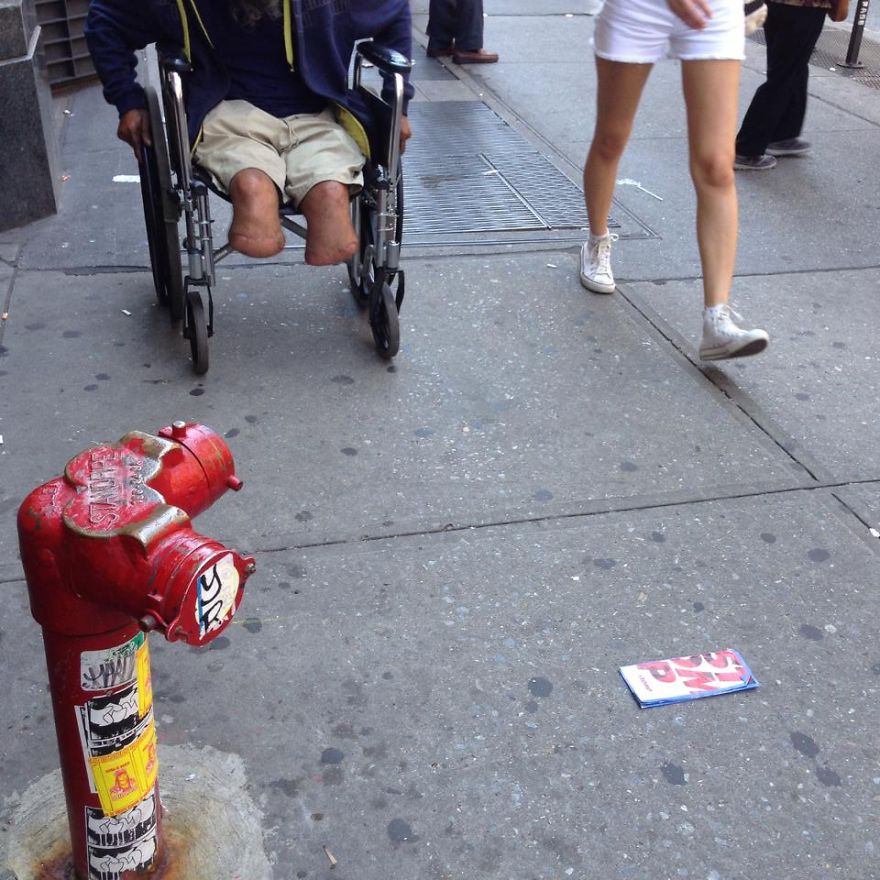 Life In New York Streets In Perfectly-Timed Photos From My iPhone