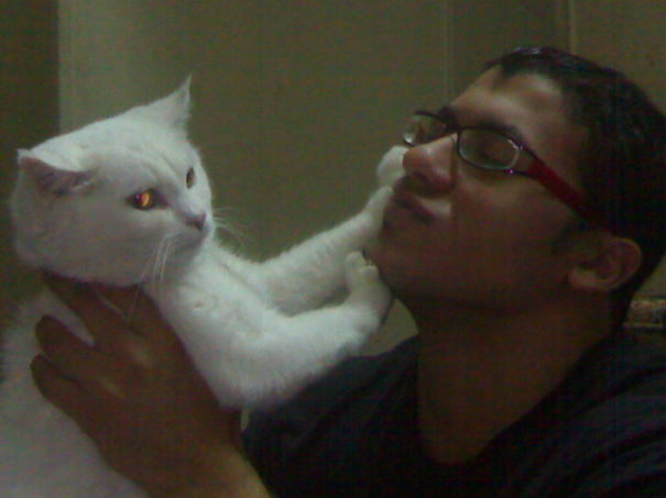 He Don't Wanna A Kiss :(