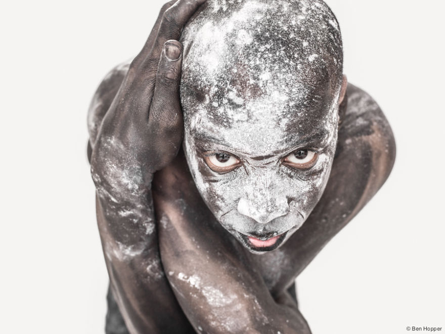 Transfiguration: Photos Of Circus Artists And Dancers Showing Their Physical Capabilities 