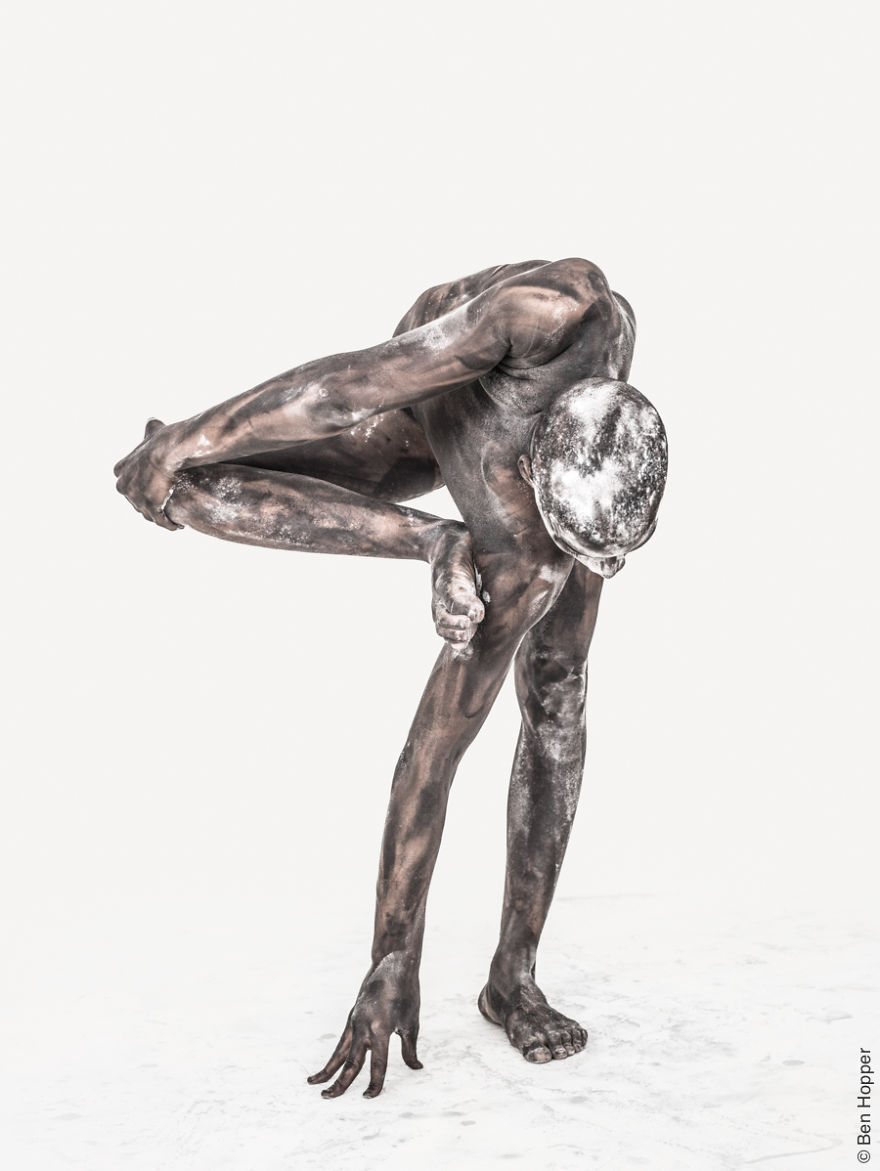 Transfiguration: Photos Of Circus Artists And Dancers Showing Their Physical Capabilities Transfiguration: Photos Of Circus Artists And Dancers Showing Their Physical Capabilities