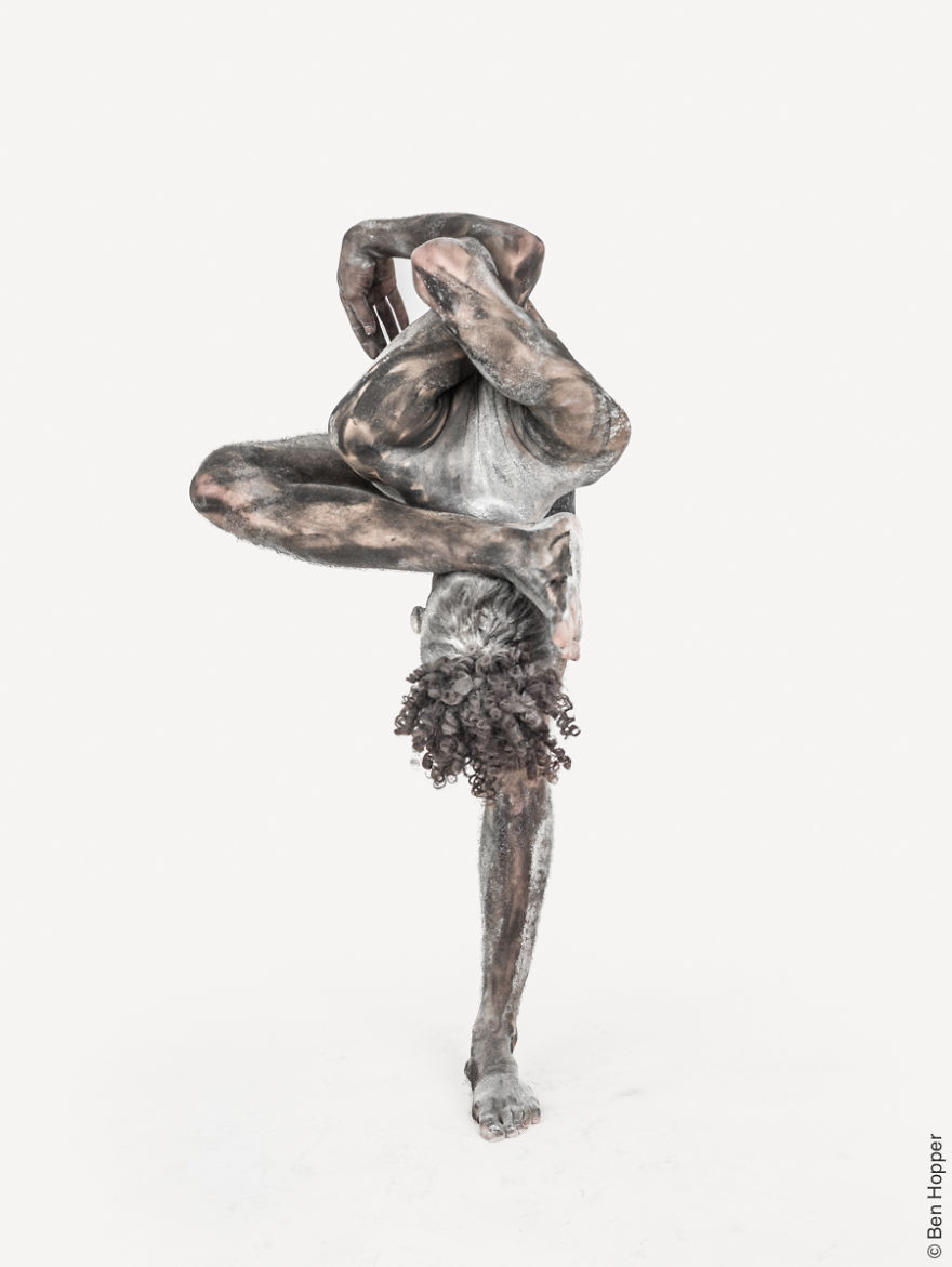 Transfiguration: Photos Of Circus Artists And Dancers Showing Their Physical Capabilities Transfiguration: Photos Of Circus Artists And Dancers Showing Their Physical Capabilities