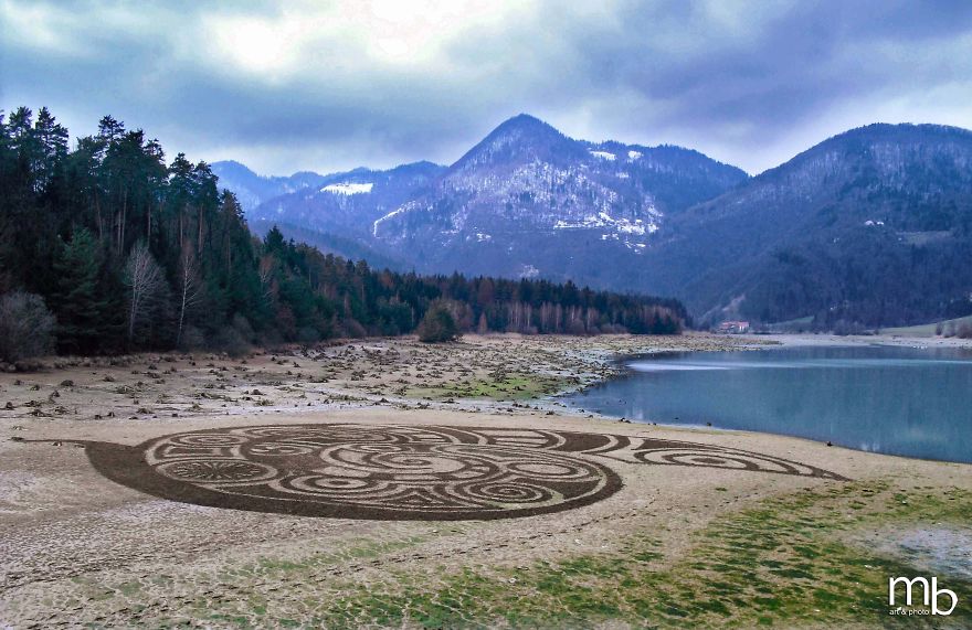 I Create Land Art That Slowly Dissolves Back Into Nature