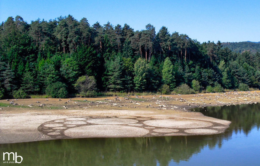 I Create Land Art That Slowly Dissolves Back Into Nature