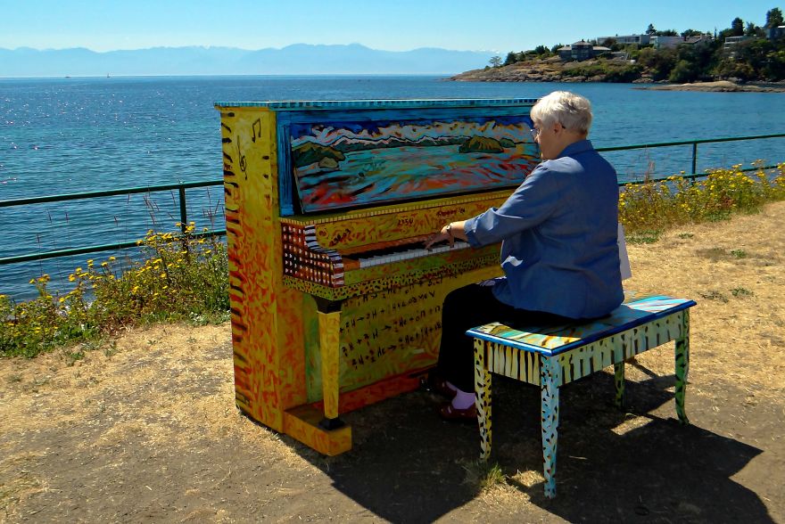 Gracie On Victoria Island.