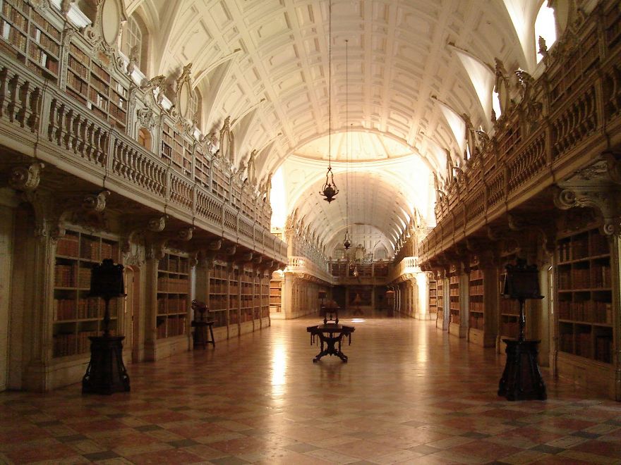 Biblioteca Do Palacio Nacional De Mafra, Mafra, Portugal