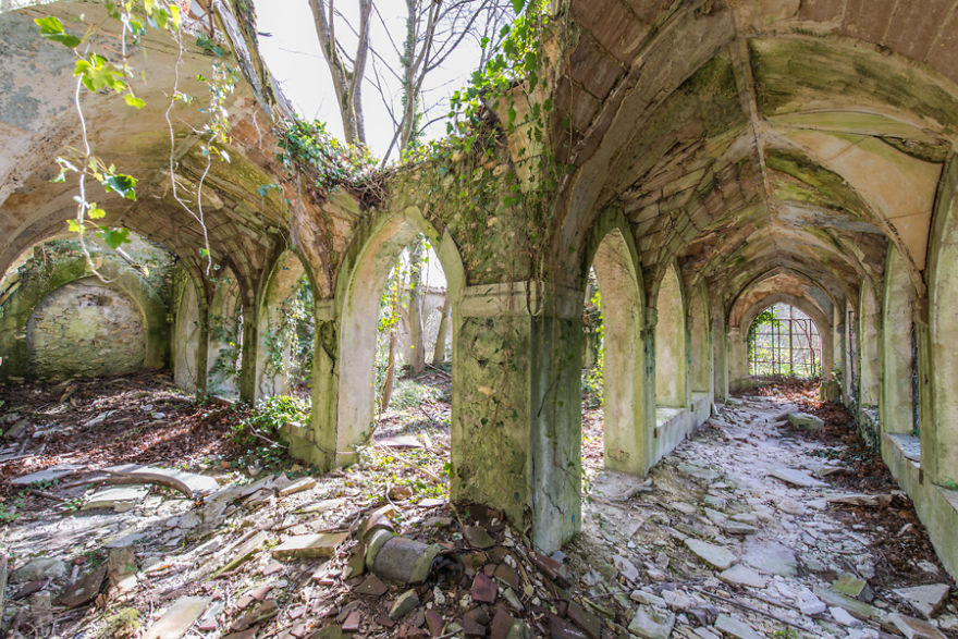 I Photograph Abandoned Buildings During My Travels Across Europe