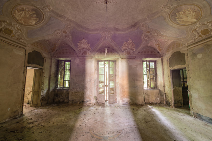 I Photograph Abandoned Buildings During My Travels Across Europe I Photograph Abandoned Buildings During My Travels Across Europe