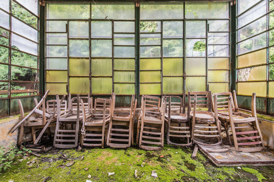 I Photograph Abandoned Buildings During My Travels Across Europe