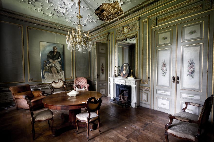 I Walk Around Decayed Places And Hunt For Amazing Pictures I Walk Around Decayed Places And Hunt For Amazing Pictures