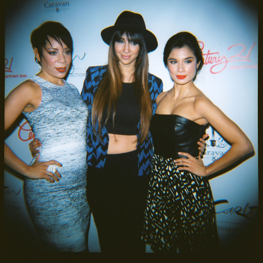 I Shoot Photos Of Celebrities Parting In Nyc, With A Toy Plastic Camera.