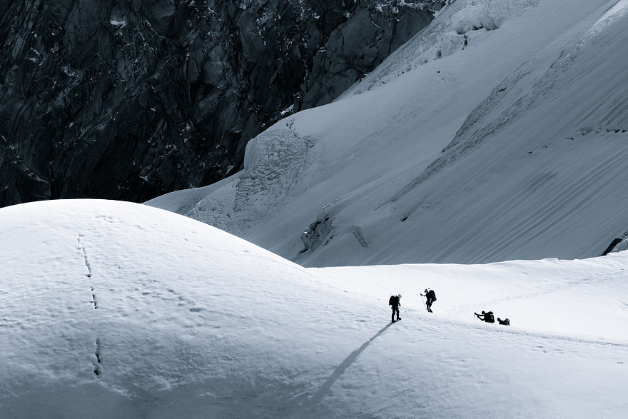 The Scale Of Nature: I Photographed People In The Alps To Show How Small We Are