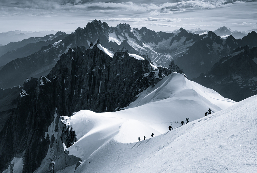 The Scale Of Nature: I Photographed People In The Alps To Show How Small We Are